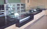Vitrina de design actual caracterizada pela sua eleg&acirc;ncia tem uma excelente exposicao e capacidade de frio. 
